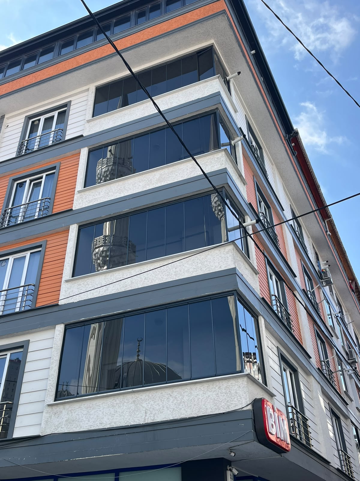 Sararan cam balkon fitillerinin yenilenmesi